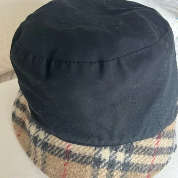 BURBERRY Nova Check Bucket Hat - Picture 7 of 10